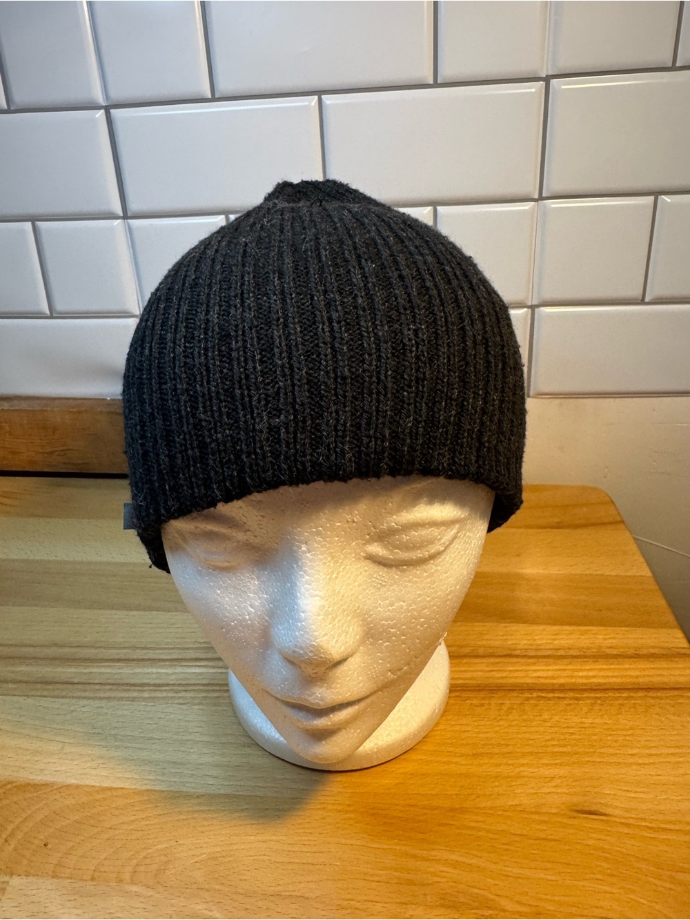 GAP Men's Black Ribbed Knit Cap